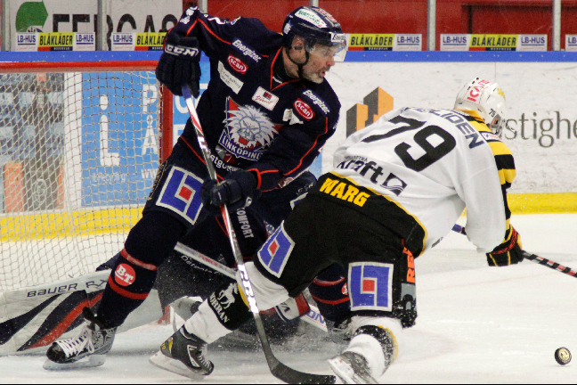Det var en tuff match. Andreas Pihl (t.v) och de övriga LHC-backarna hade mycket att göra. Det var en tuff match. Andreas Pihl (t.v) och de övriga LHC-backarna hade mycket att göra.