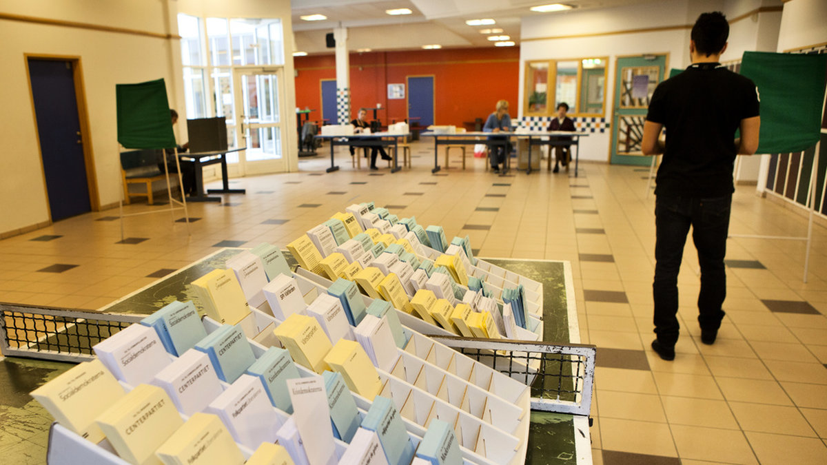 Valdeltagandet i 2022 års val sjönk i alla kommuner utom två. Arkivbild.