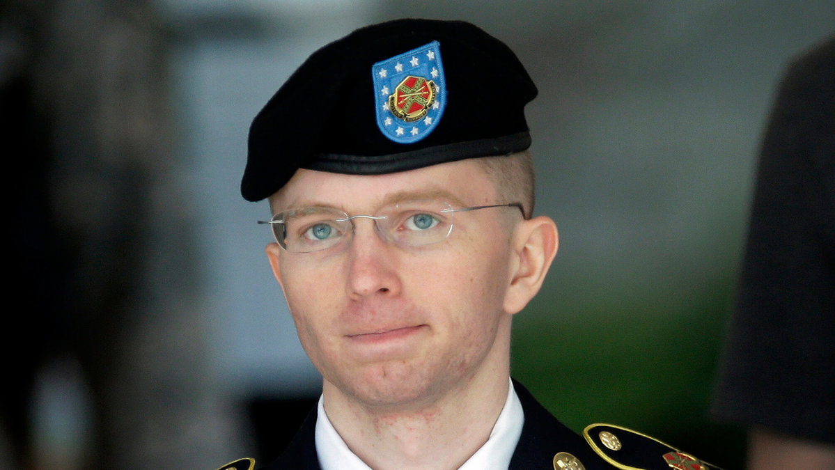 2010 läckte Manning dokument och videos till Wikileaks.