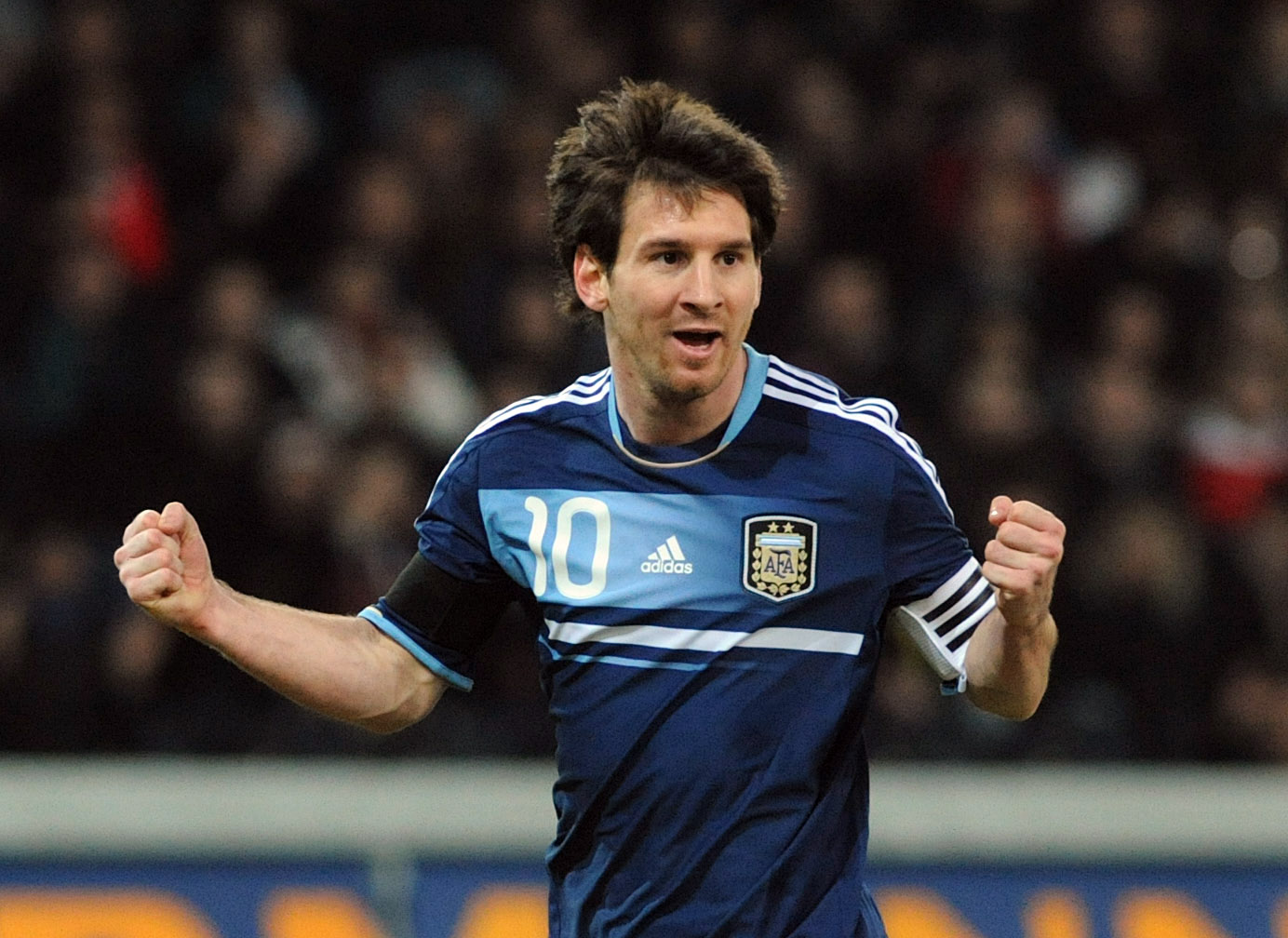 Lionel Messi släpptes till Argentina och vann därefter OS-guld i Peking 2008.