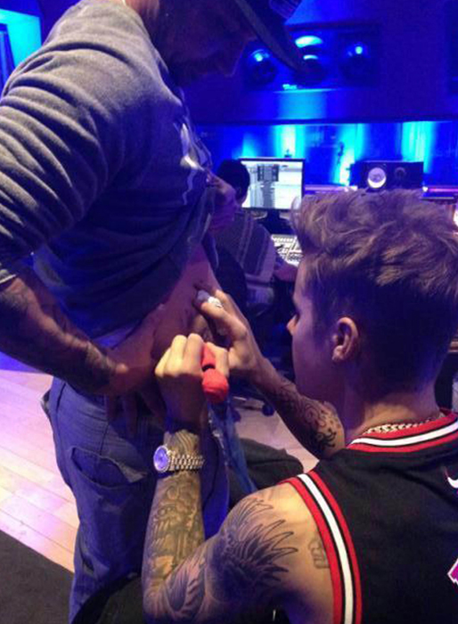 Bieber tatuerade sin pappa. Bieber tatuerade sin pappa.