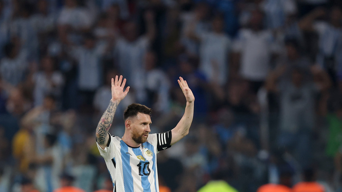 Argentinass Lionel Messi gjorde mål 100, 101 och 102 i den blåvita tröjan.