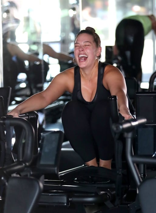 En annan som är träningssugen är modellen Ashley Graham. En annan som är träningssugen är modellen Ashley Graham.