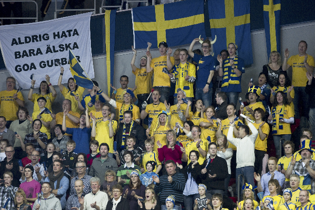 Svenska publiken var bra med i matchen.