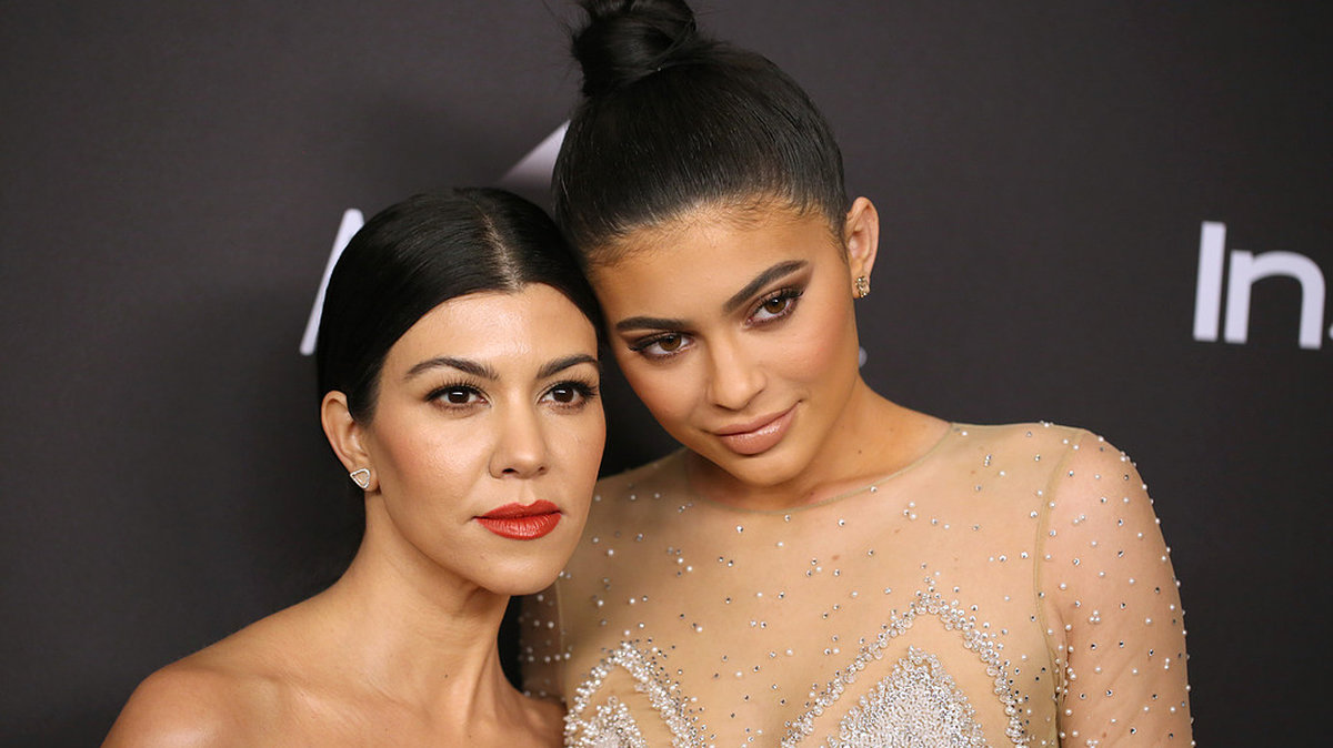 Kourtney Kardashian och systern Kylie Jenner. 