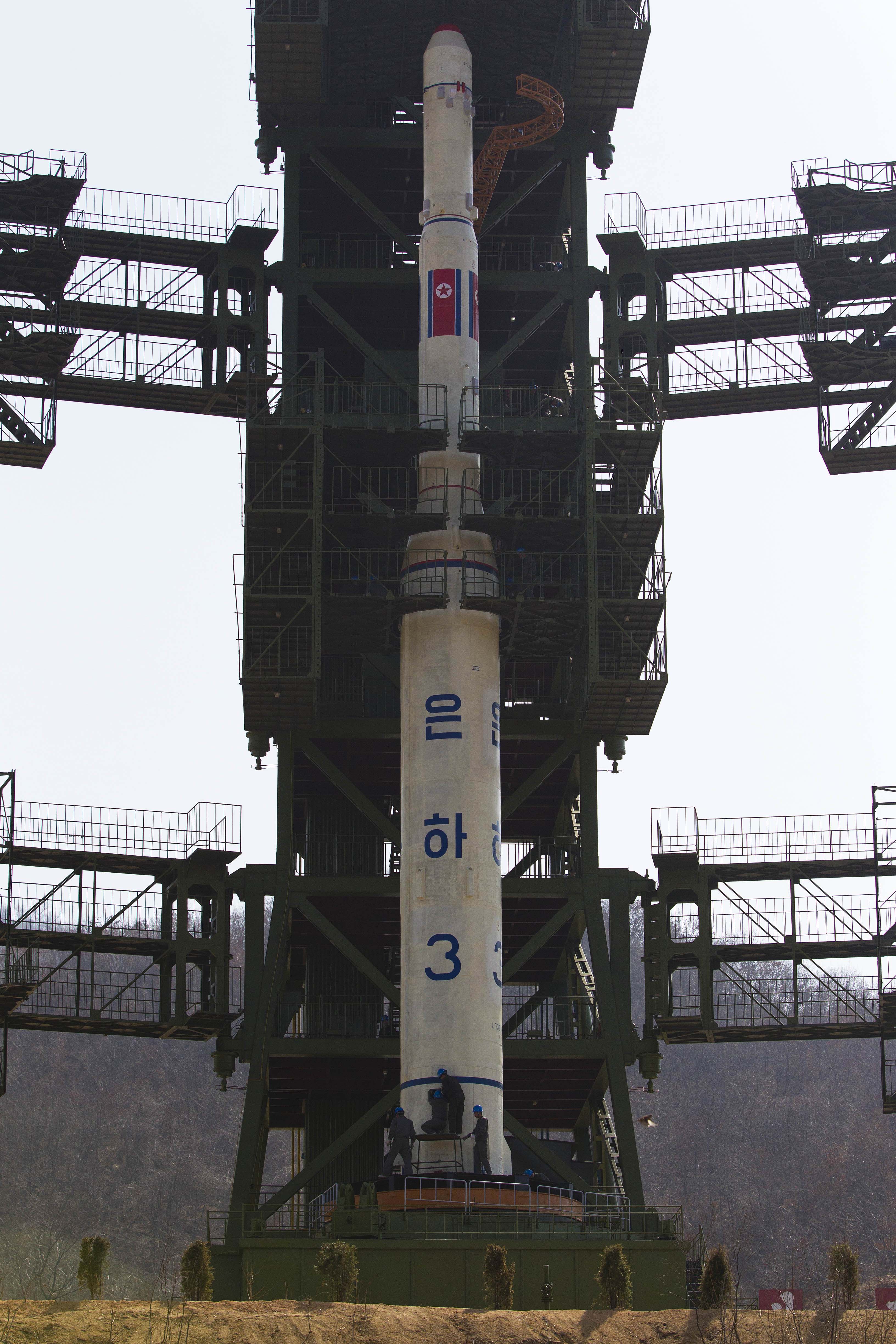 Raketen nådde 12-15 mil upp i luften innan den kraschade.