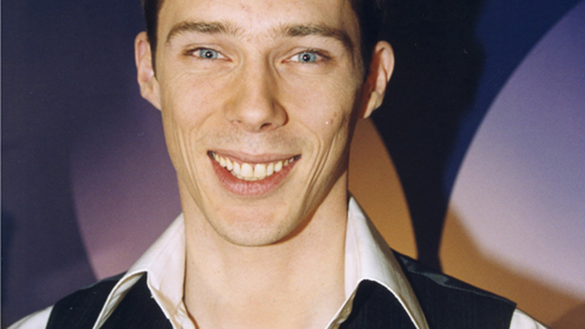 Ola var 2004 programledare för Melodifestivalen. 