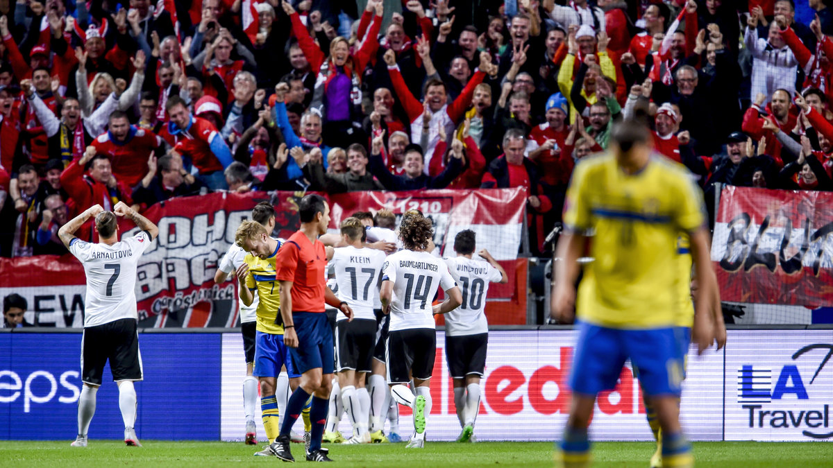 Sverige torskade mot Österrike och Ryssland och måste nu ta sig an Danmark i playoff till EM.
