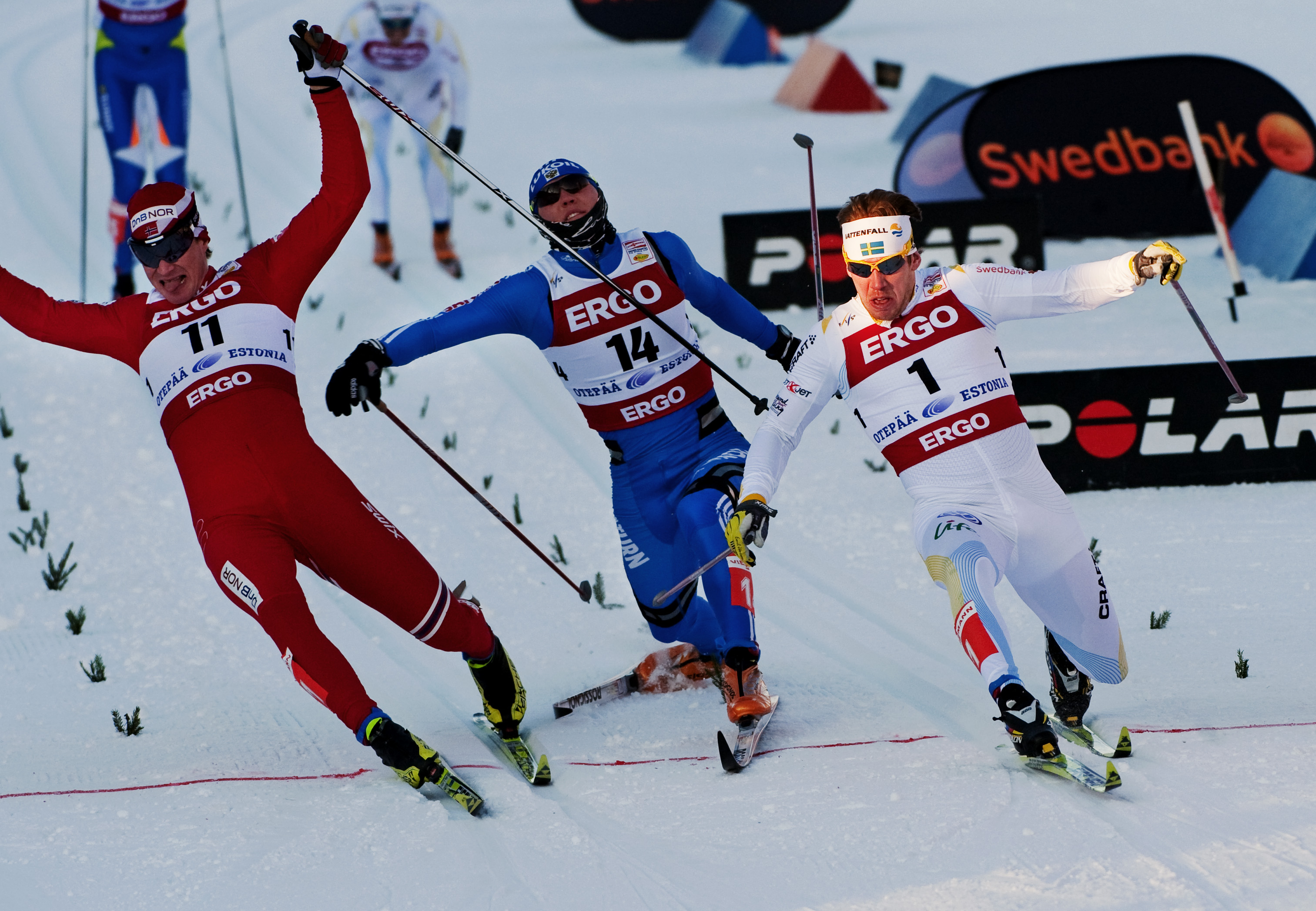 Emil Jönsson visade varför han är en av Sveriges största OS-hopp när han tog tag i loppet i klassisk sprint och ledde från start till mål. 