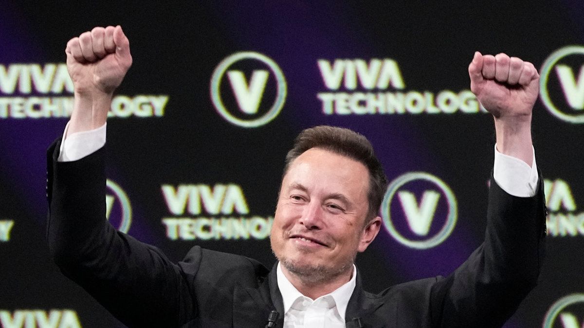 Amerikanska myndigheter undersöker om Elon Musk bygger hus med pengar från biltillverkaren Tesla. Arkivbild.