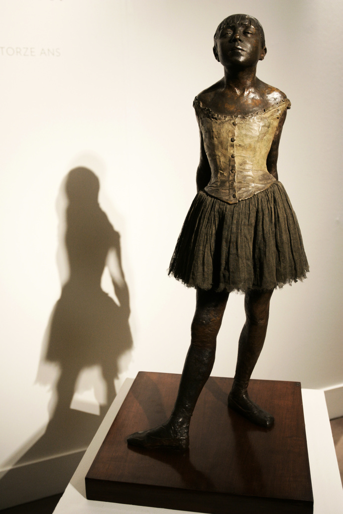 Edgar Degas skulptur 'Petite danseuse de quatorze ans'. Arkivbild.