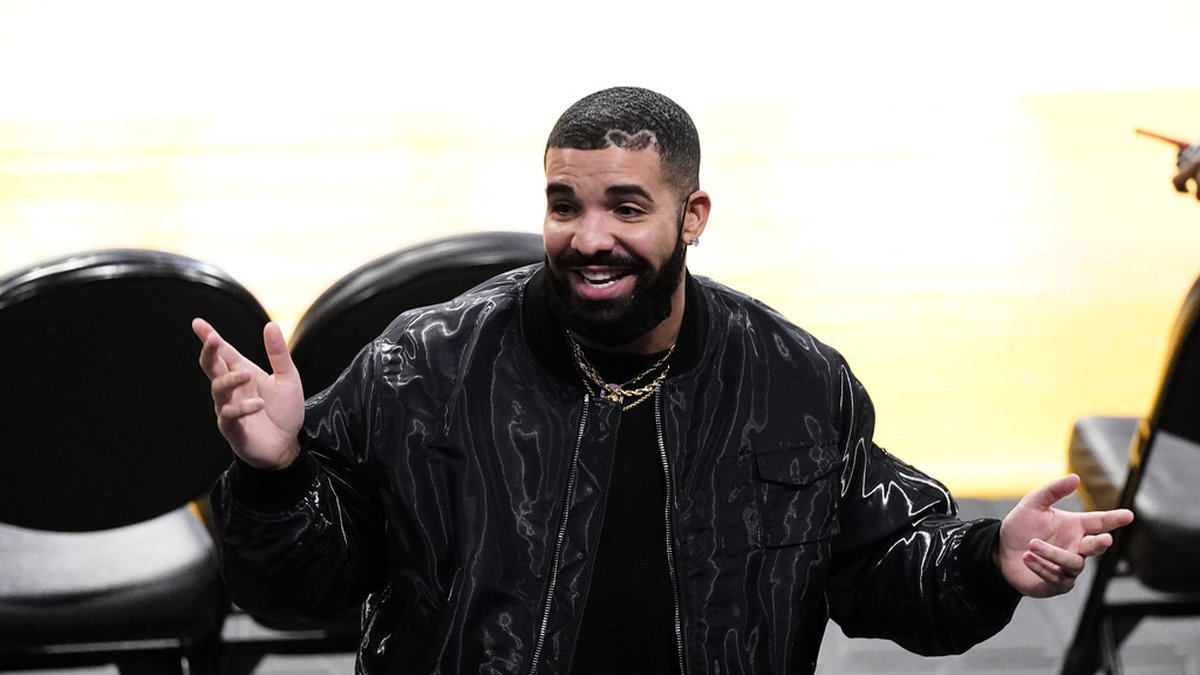 Drake behöver ta hand om sin hälsa efter 'galna problem' med magen, hälsade rapparen i fredags. Arkivbild.