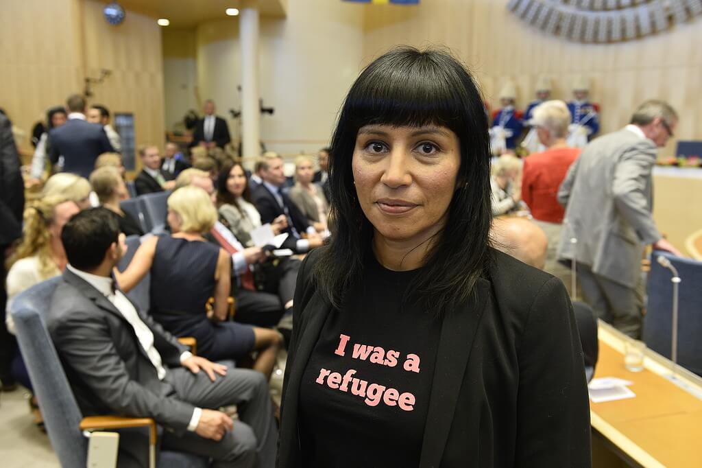 Rossana Dinamarca ser kopplingar mellan rasismen i Åhléns kommentarsfält och Sverigedemokraternas framgångar. 