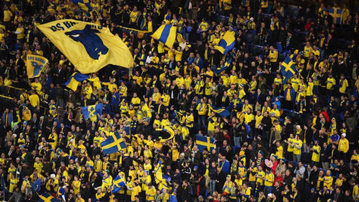 Svenska fans på Friends Arena – i sommar fylls arenan inför storbildskärm under Sveriges matcher.