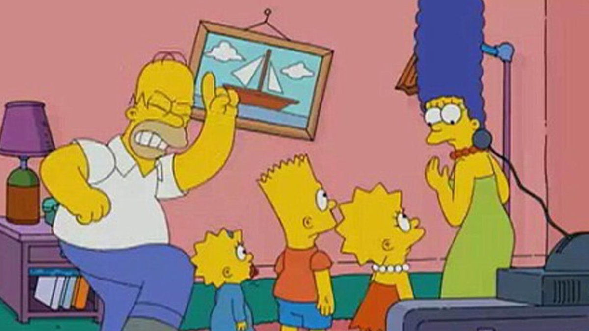 Den animerade familjen i "The Simpsons" bor i Springfield och familjens överhuvud är Homer, som jobbar på stadens kärnkraftverk. Dessutom får vi följa Homes fru Marge, deras barn Bart, 10, Lisa, 8, och Maggie – familjens lilla bebis som mest suger på sin napp. 