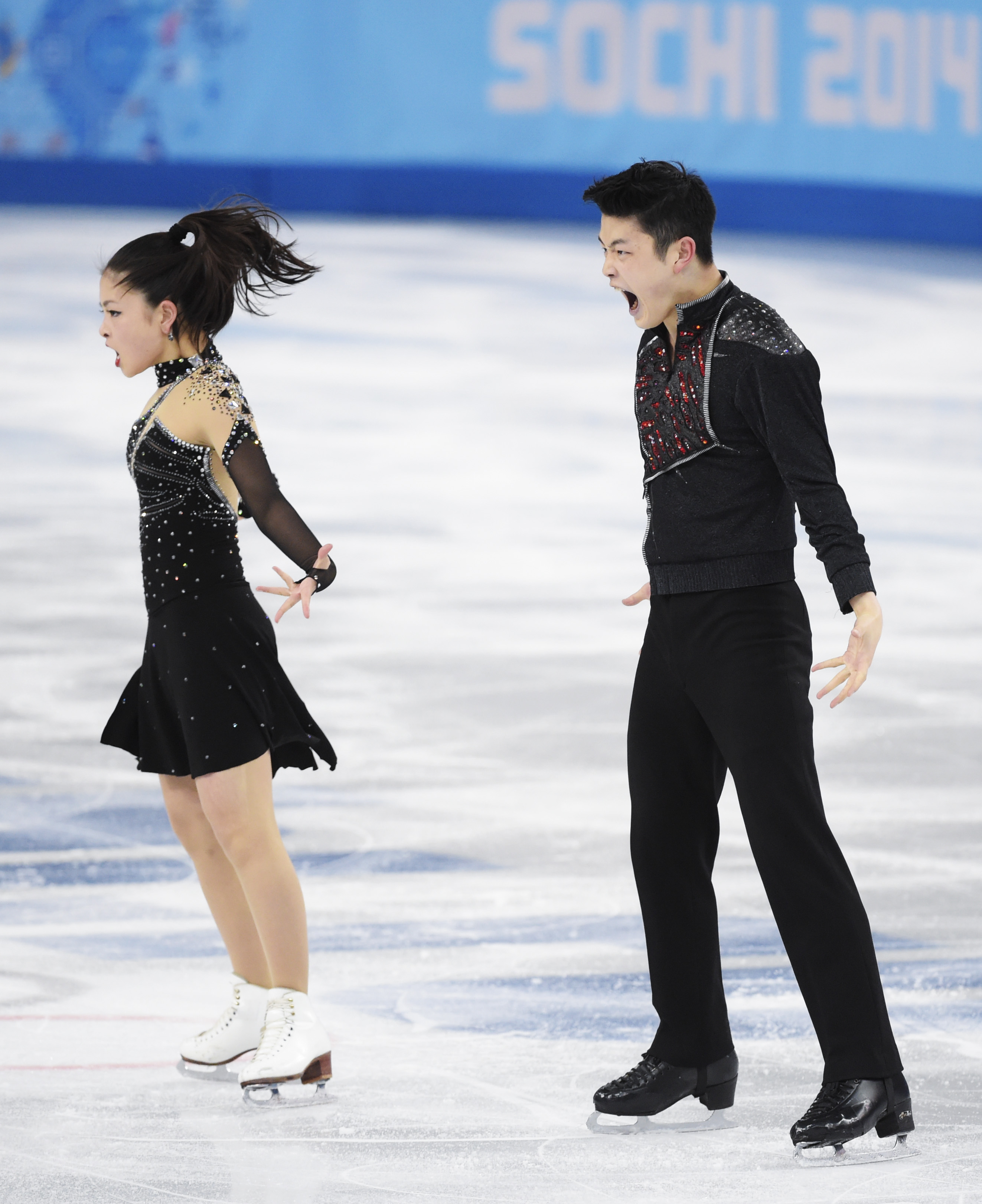 USA:s Maia Shibutani och Alex Shibutani visar upp sina fighting faces. USA:s Maia Shibutani och Alex Shibutani visar upp sina fighting faces.