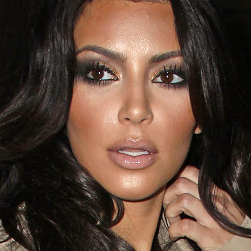 Kim Kardashian har gått från trashig dokusåpatjej med en hemmainspelad porrfilm på sitt cv och alldeles för mycket bronzer till en multimiljonmaskin som tillsammans med sin pojkvän Kanye West ses front row på modeveckorna. Kim Kardashian har gått från trashig dokusåpatjej med en hemmainspelad porrfilm på sitt cv och alldeles för mycket bronzer till en multimiljonmaskin som tillsammans med sin pojkvän Kanye West ses front row på modeveckorna.