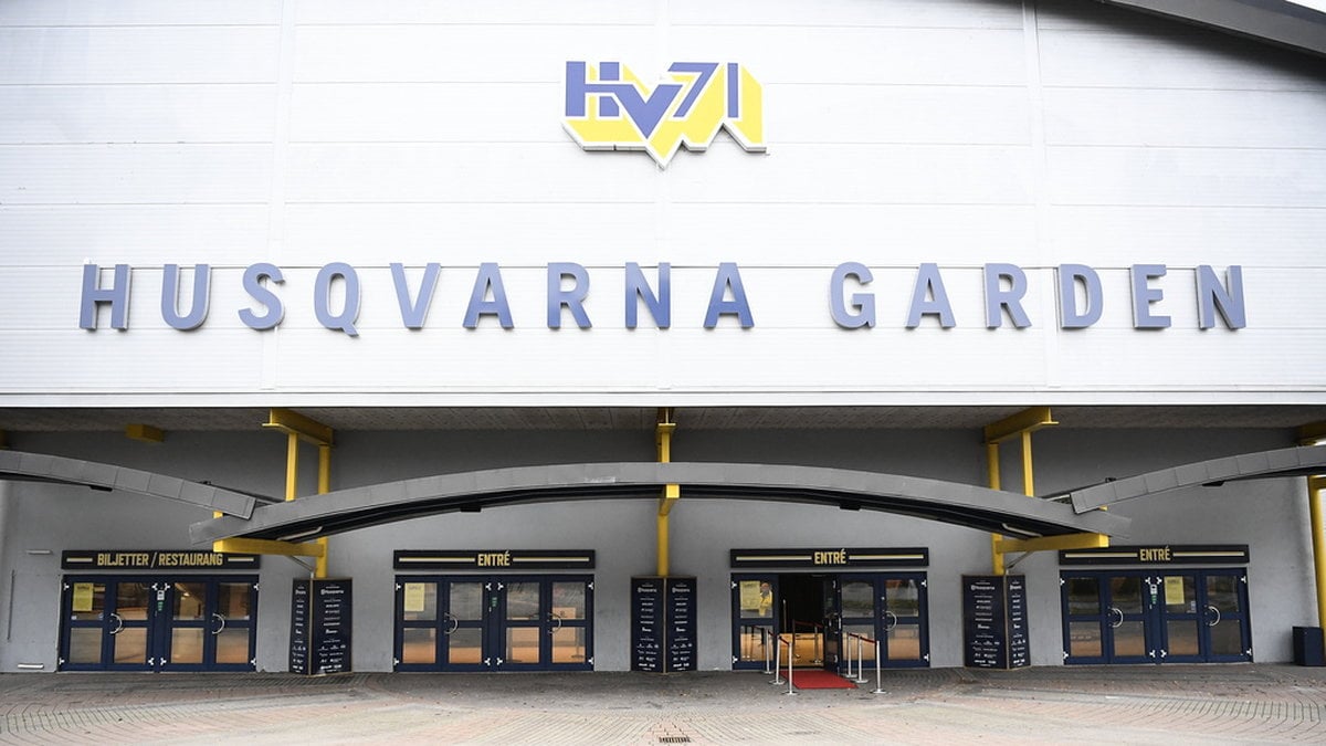 HV71 kritiseras av sin egen lagkapten för bristande intresse för damlaget.