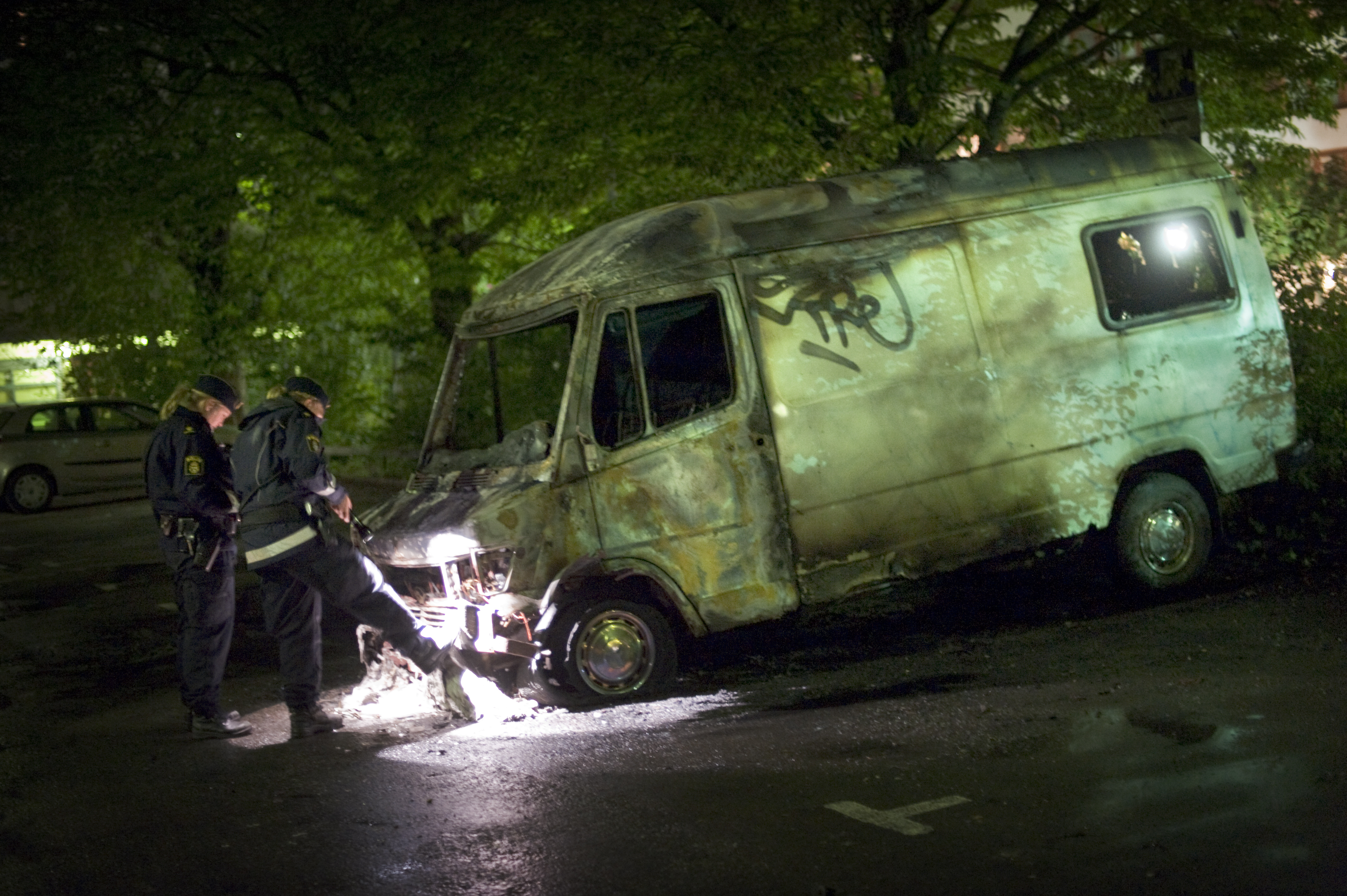 Även 2010 rapporterades det om stenkastning mot poliser och väktare samt bilbränder i Göteborg.