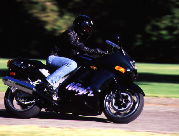 6. Kawasaki Ninja ZX-11 (1990) Kubik: 1052cc Topphastighet: 282 km/h 6. Kawasaki Ninja ZX-11 (1990) Kubik: 1052cc Topphastighet: 282 km/h