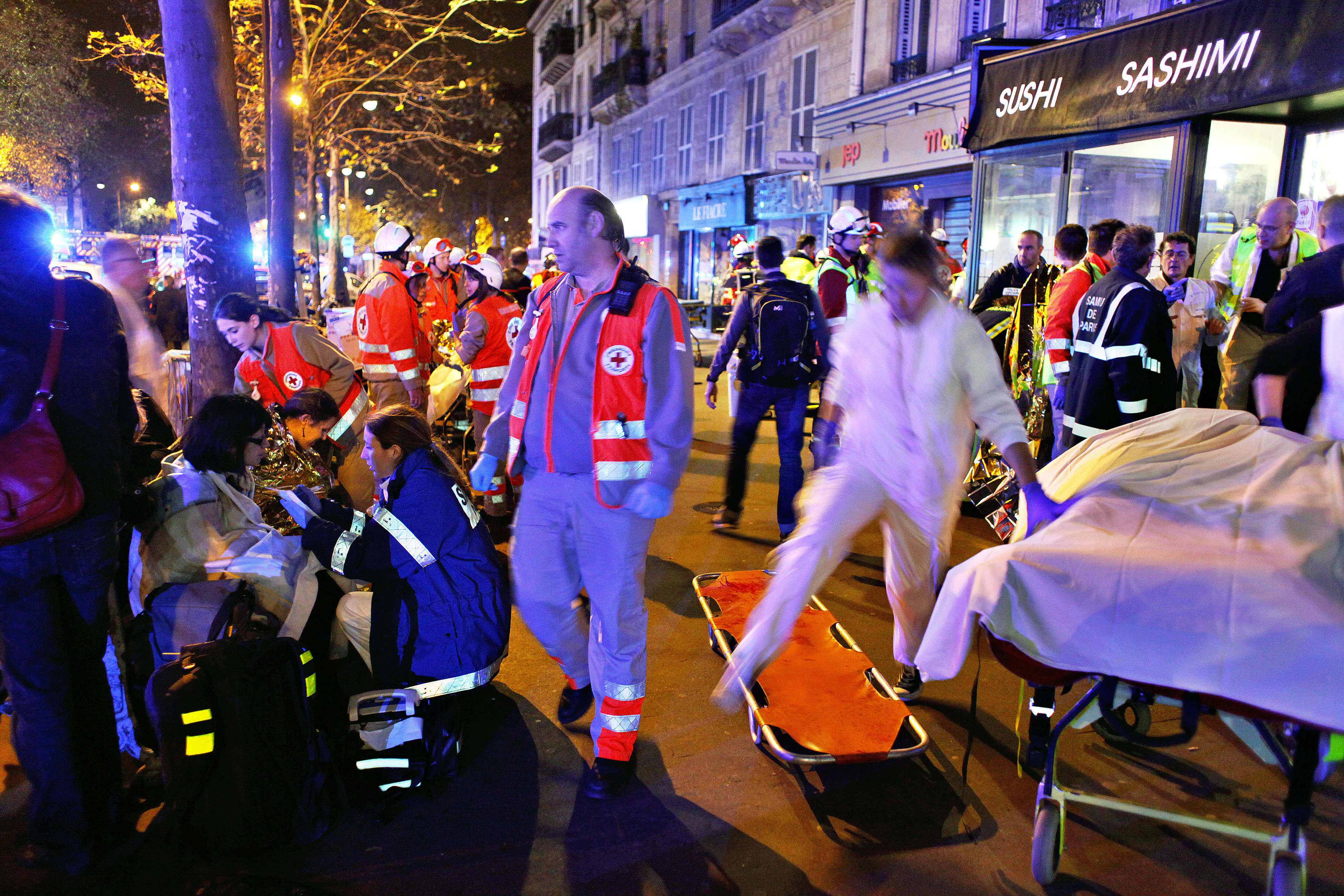 Utanför konserthuset Bataclan Utanför konserthuset Bataclan
