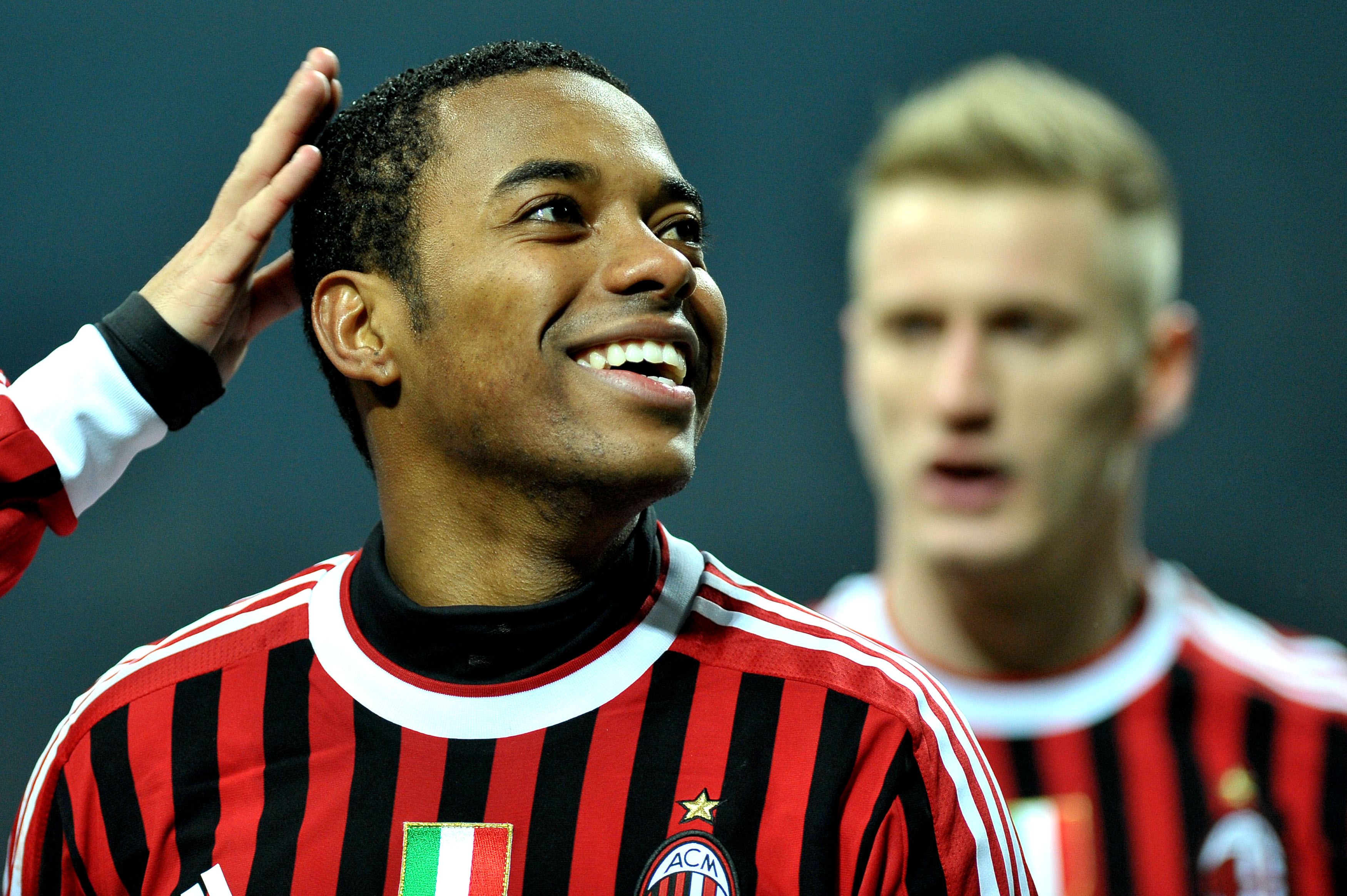 Kort därefter spelade Zlatan fram Robinho igen som sköt otagbart 3-0. Kort därefter spelade Zlatan fram Robinho igen som sköt otagbart 3-0.