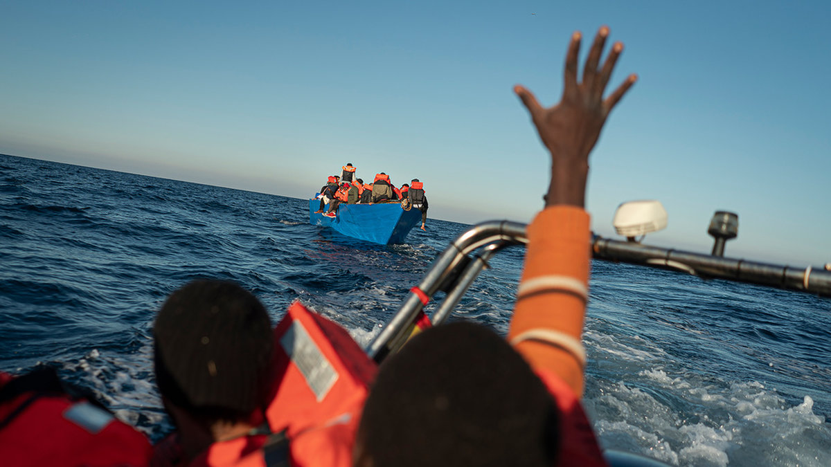 Migranter och flyktingar till havs utanför Libyen i januari. Arkivbild.