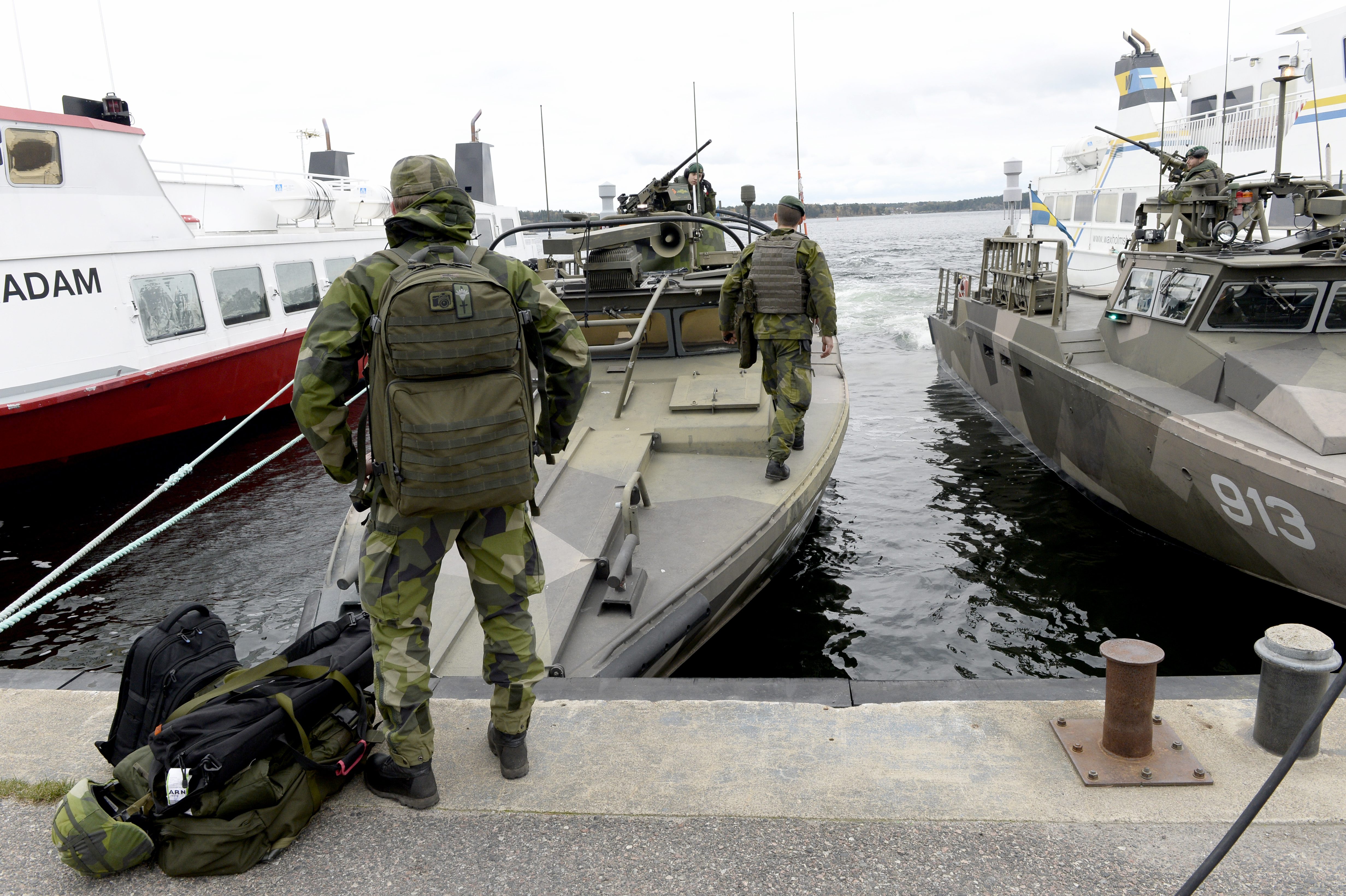 Söker militär