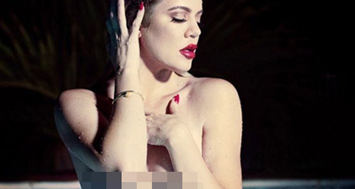 Khloe Kardashian, Plåtning, Pool, instagram