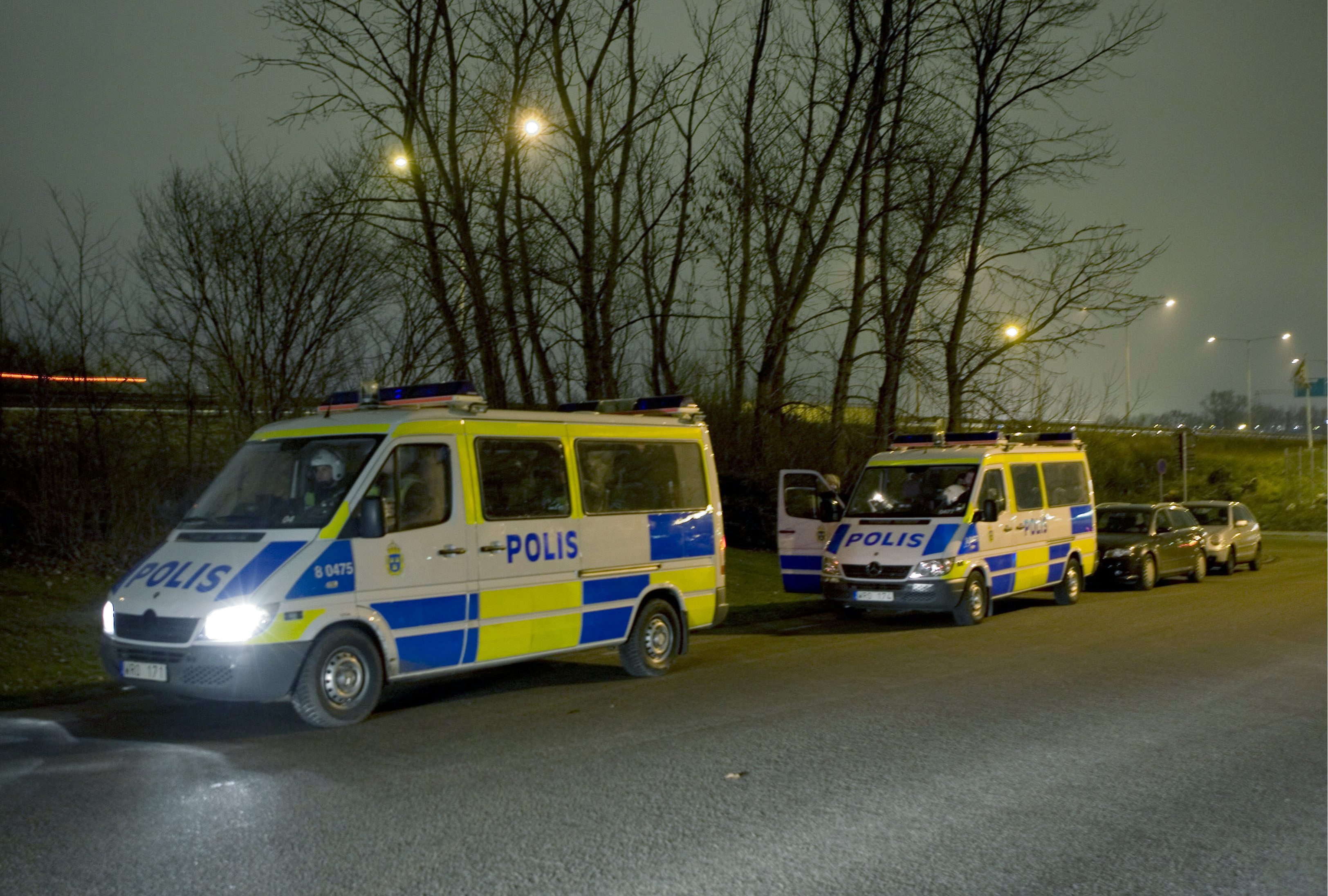 Polisen, Attentat, Rosengard, Malmö, Brandbomb