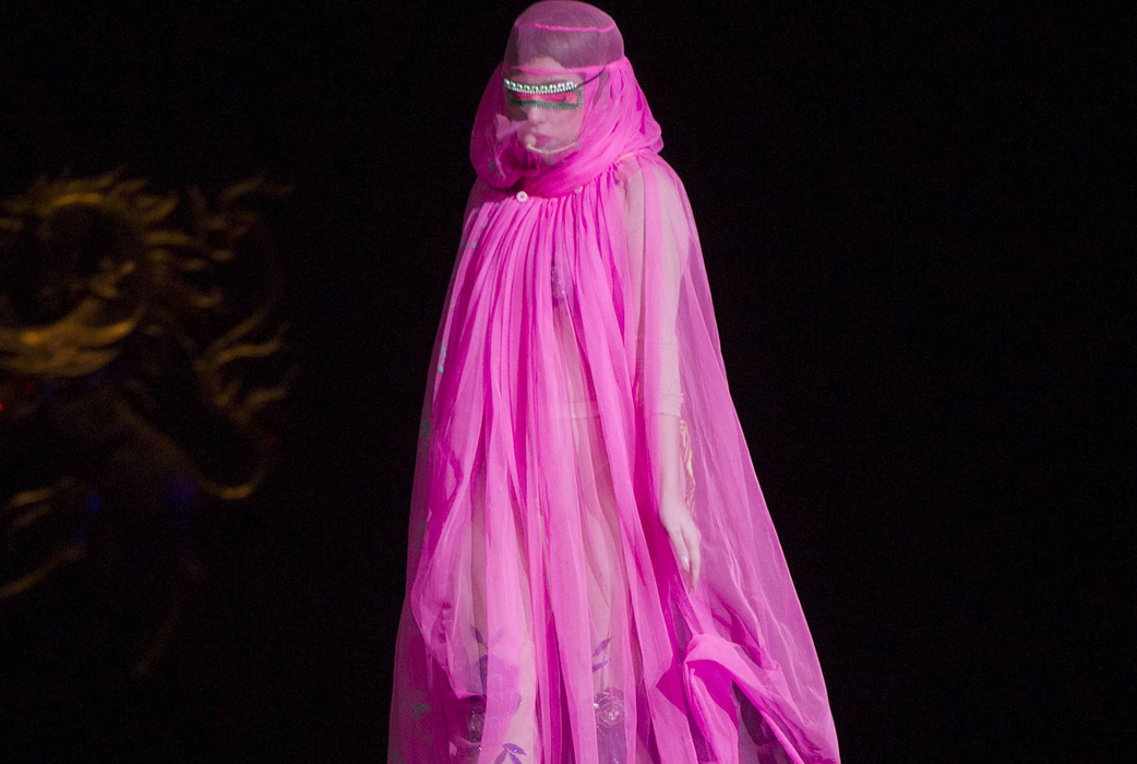 Lady Gaga verka ha tröttnat på att visa sitt vackra ansikte. Lady Gaga verka ha tröttnat på att visa sitt vackra ansikte.