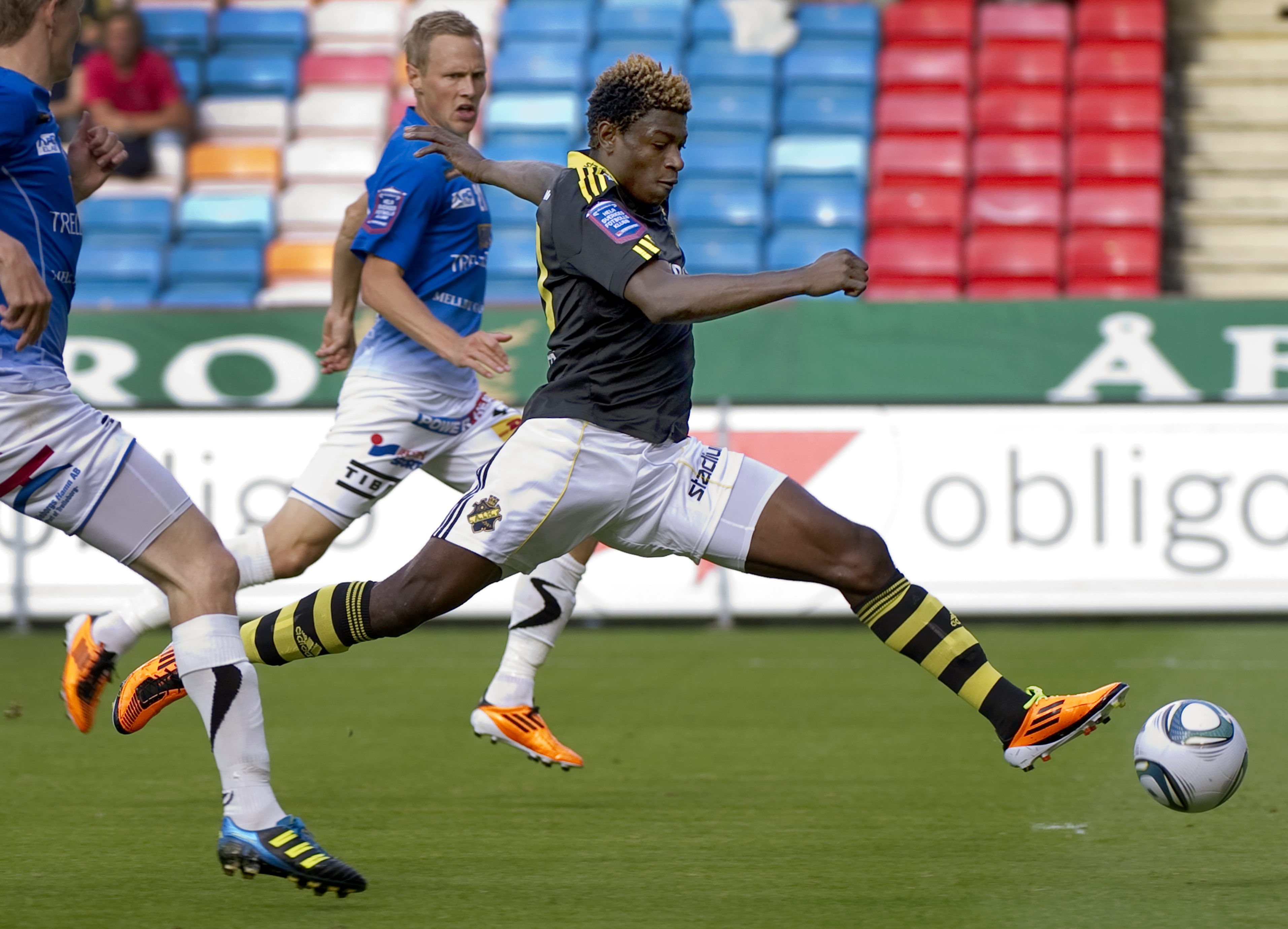 Mohamed Bangura spelade återigen förgrundsfigur när AIK tog sin nionde hemmaseger för säsongen.