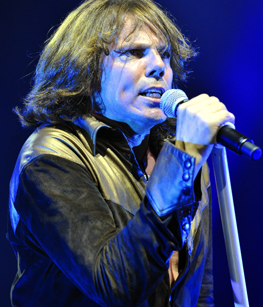 Joey Tempest från rockbandet Europe heter egentligen Rolf Magnus Joakim Larsson. Joey Tempest från rockbandet Europe heter egentligen Rolf Magnus Joakim Larsson.