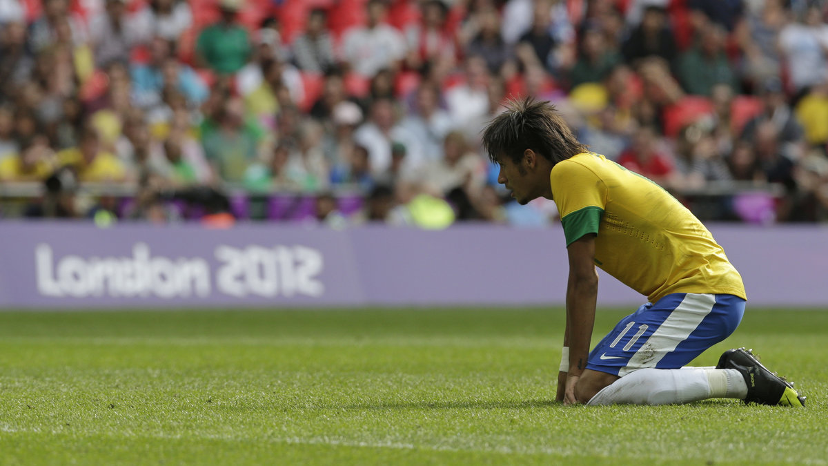 Neymar deppar efter att Brasilien förlorat OS-guldet till Mexico.