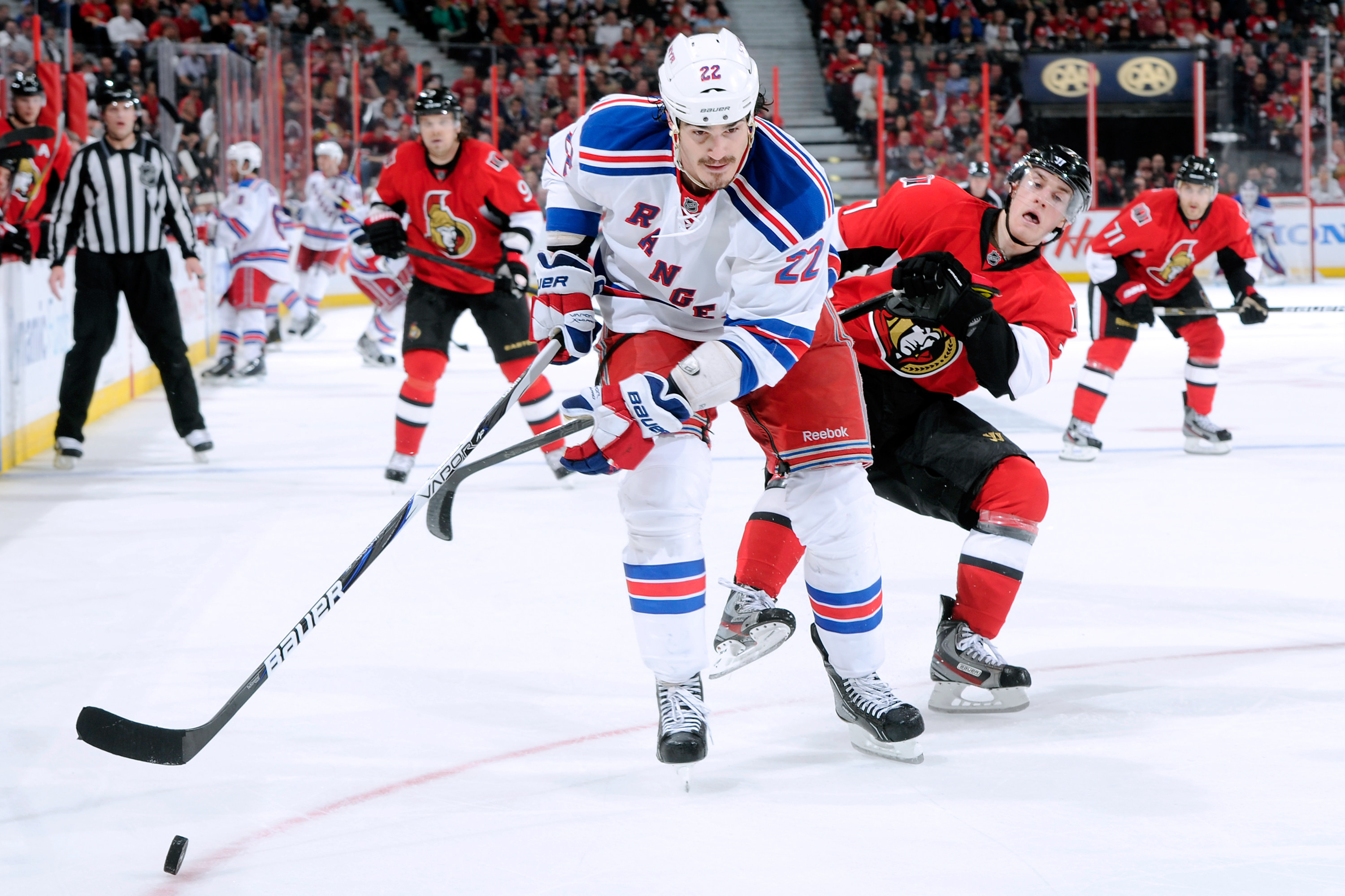 Rangers tog sig in i matchen, här anfaller Brian Boyle. Rangers tog sig in i matchen, här anfaller Brian Boyle.
