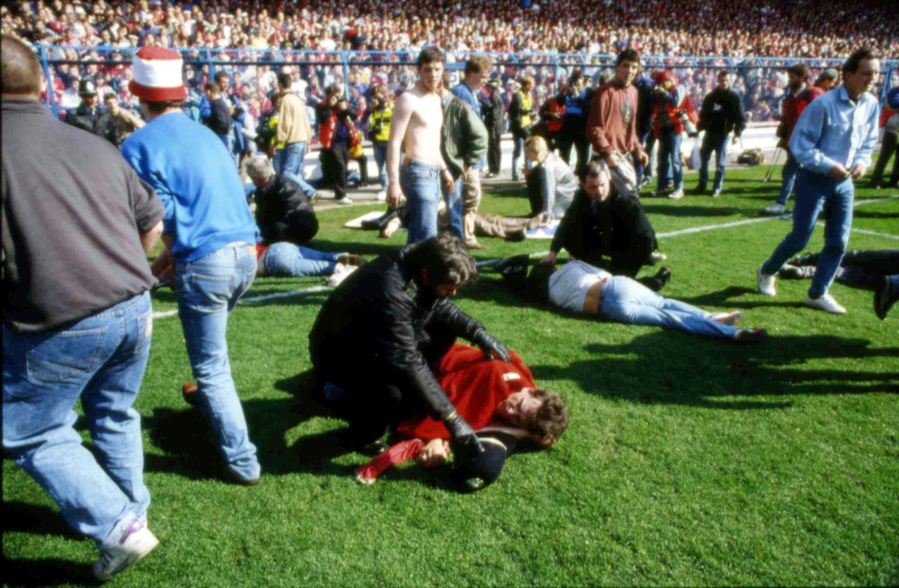 De horribla scenerna från 15 april 1989. Dagen som förevigt kommer leva i Liverpoolbornas minne.