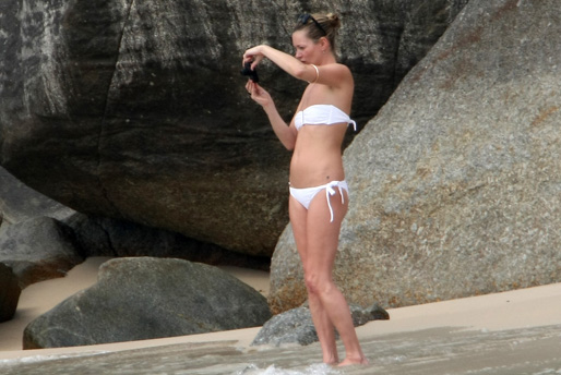 Sienna Miller, Victoria Silvstedt, Beach 2010, Bikini