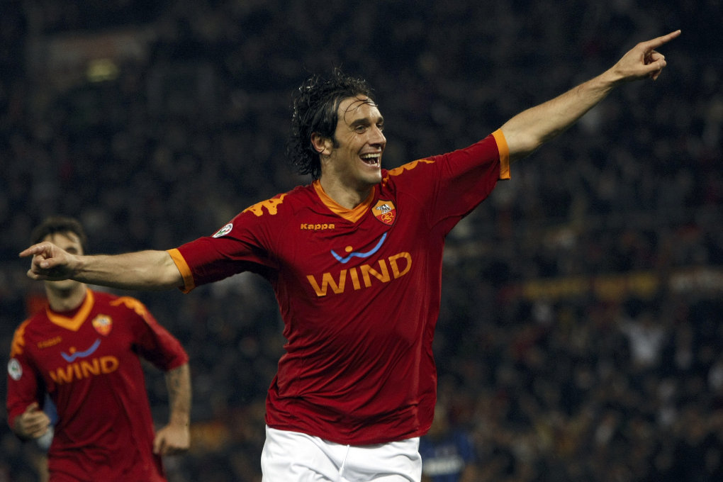 Luca Toni frälste Roma med sitt avgörande mål.