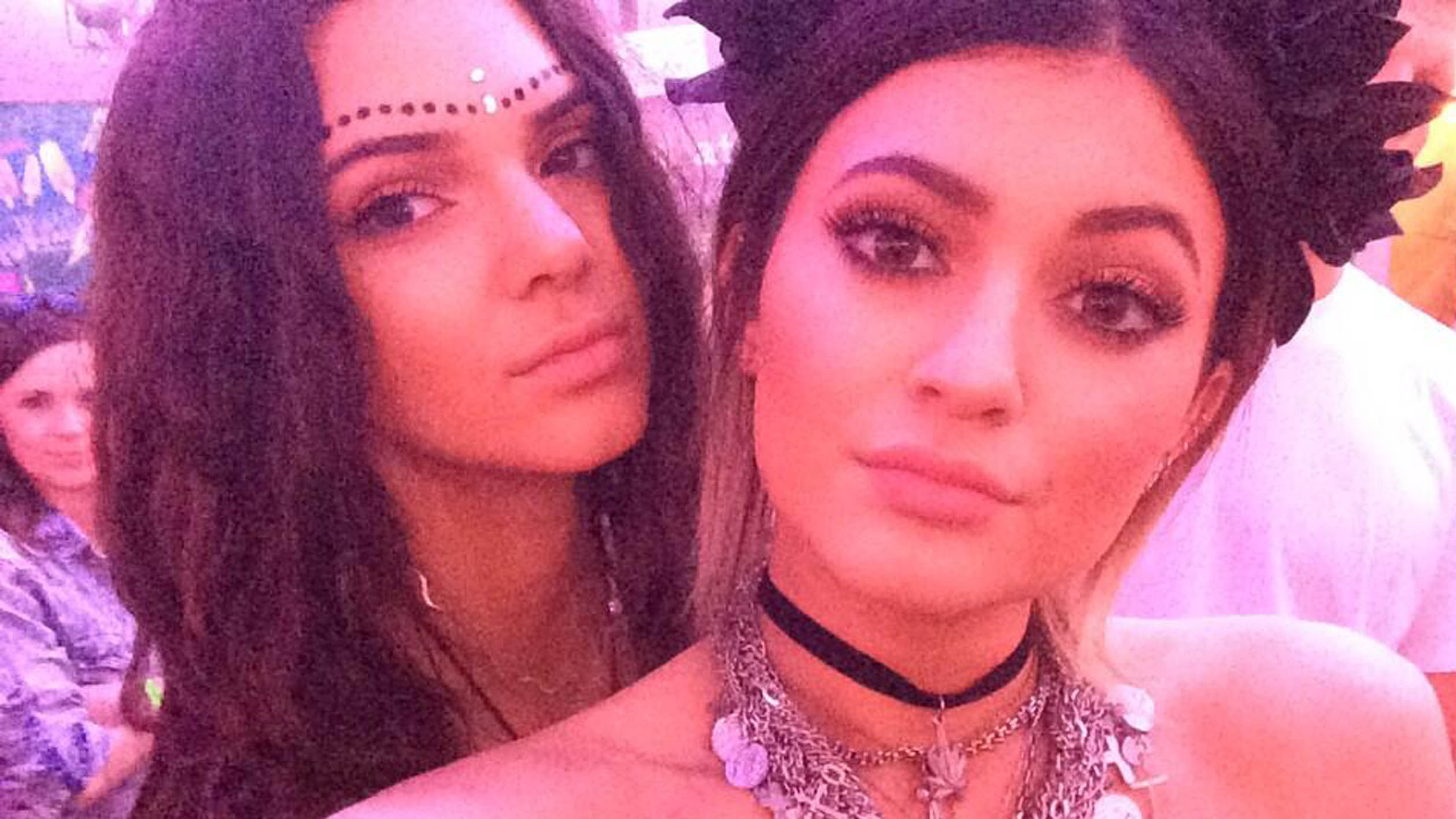 Systrarna Jenner instagrammade från festivalen. Systrarna Jenner instagrammade från festivalen.