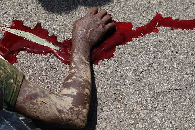 Hänsynslöst våld har rapporterats från Elfenbenskusten. 