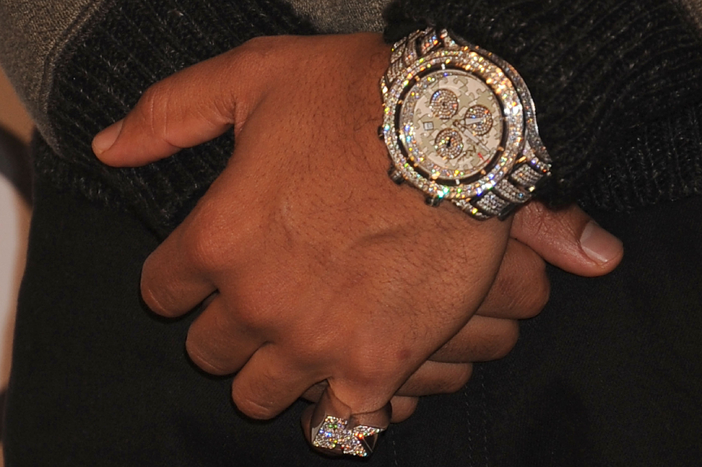 Bara det mest exklusiva är bra nog åt Ludacris som bär på en diamantprydd klocka värd halva ditt liv.
