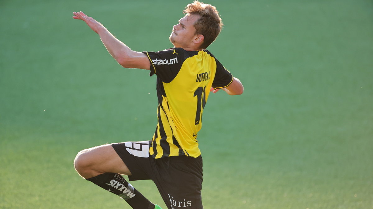 Oscar Uddenäs gjorde hattrick, i Häckens 5–0-seger, mot Helsingborgs på Bravida Arena.