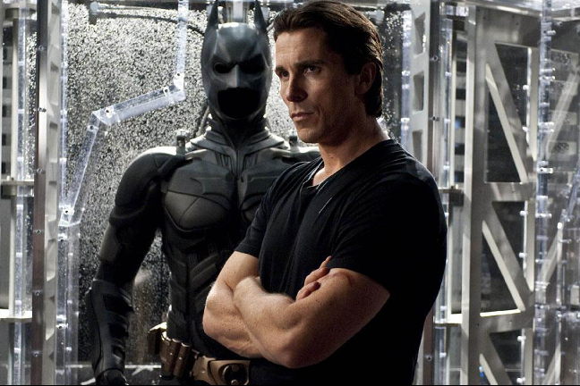 5. Många skådespelare har klätt sig i Batman-dräkten genom tiderna, men få har fyllt ut sömmarna med sådan estetisk perfektion som Christian Bale. Må han aldrig tröttna på det svarta fodralet!