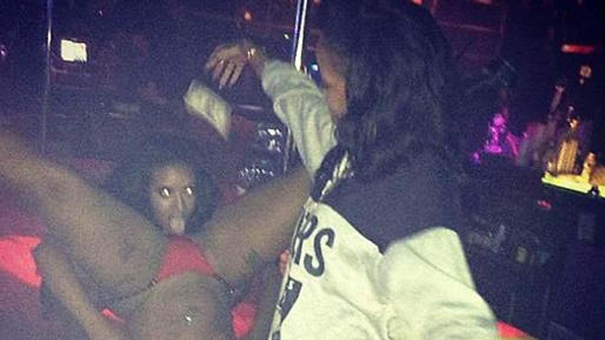 Rihanna är alltid generös när hon går på strippklubb.