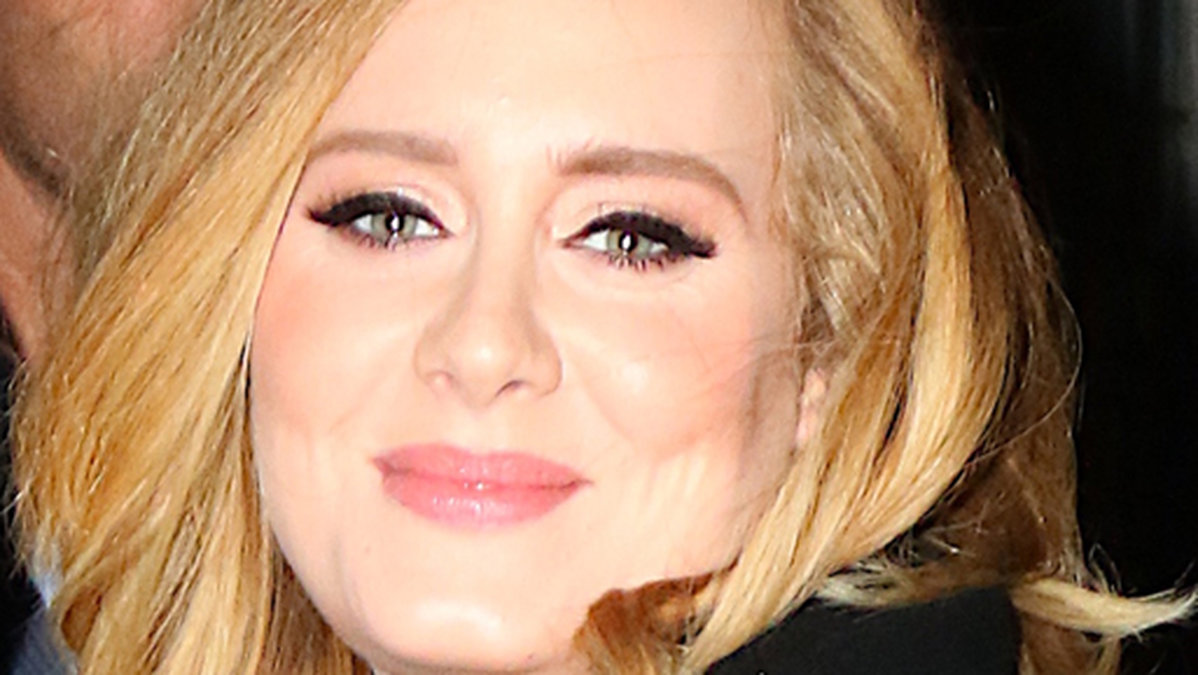 Adele kommer till Sverige nästa år.