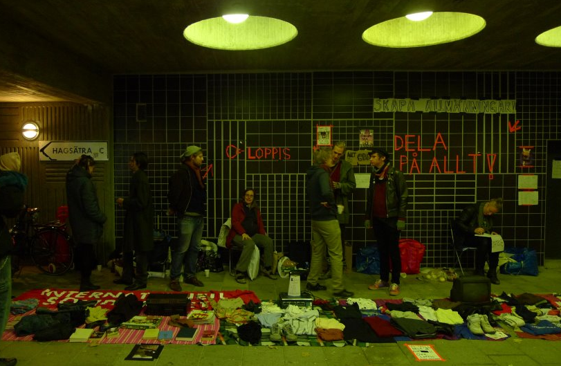 I Hagsätra har personerna bakom gruppen "Occupy Stockholm", inte det omtalade eventet, redan tjuvstartat med bland annat gratisloppis.