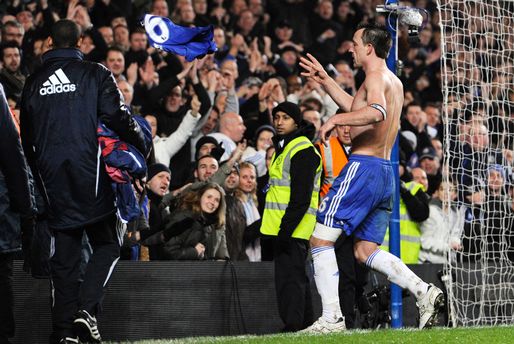 John Terry hyllar Chelseas supportrar.