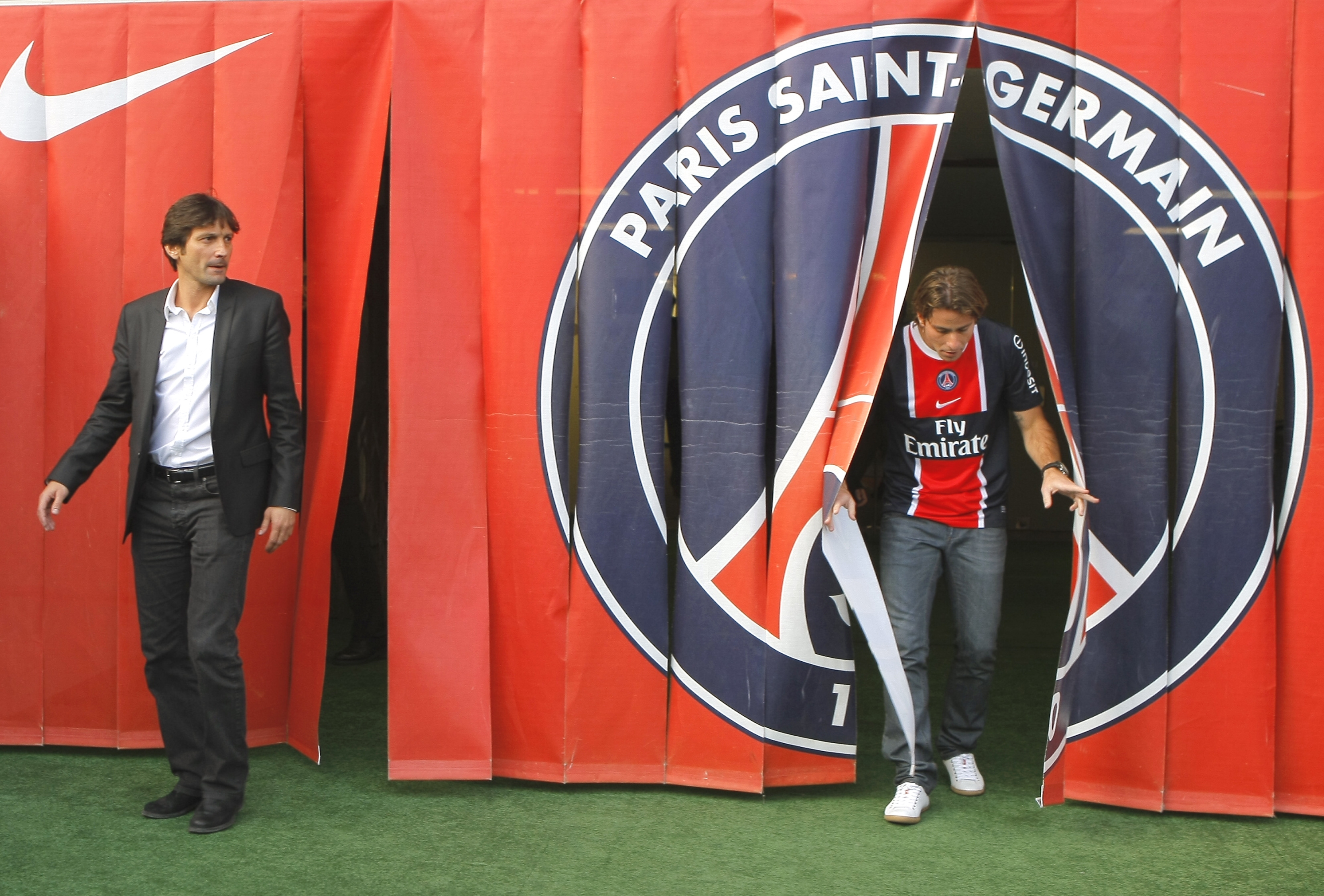 Förre Milan-tränaren och nuvarande PSG-sportchefen Leonardo har värvat tungt - så startar stjärnlaget i kväll: 