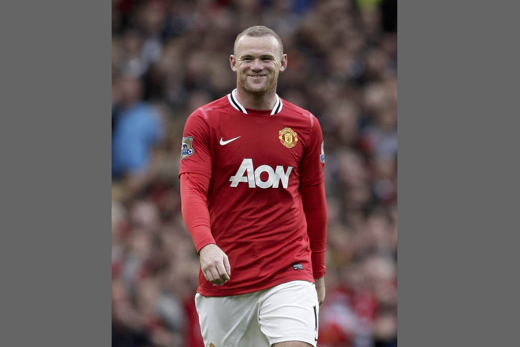 Wayne Rooney lyckades med en spark få över United-fansen på sin sida igen. 