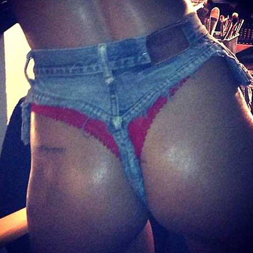 Rihanna var ingen blyg viol på Instagram heller. Den här bilden blev rejält omtalad. Rihanna var ingen blyg viol på Instagram heller. Den här bilden blev rejält omtalad.